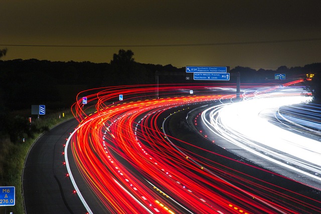 Bezpieczne Podróżowanie: Główne Zasady Bezpieczeństwa na Autostradzie i Drodze Ekspresowej